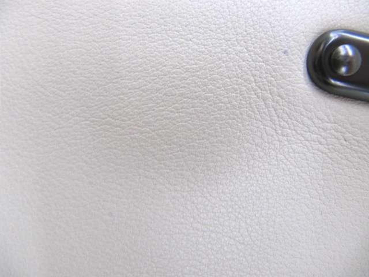 裏面に薄いヨゴレ有