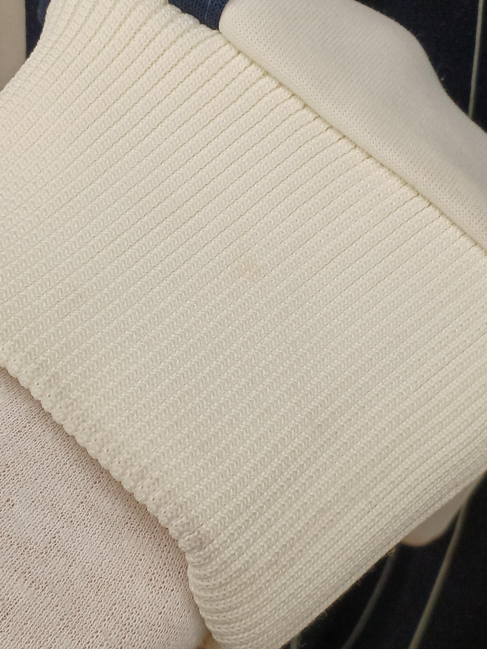 袖口部分少々汚れあり