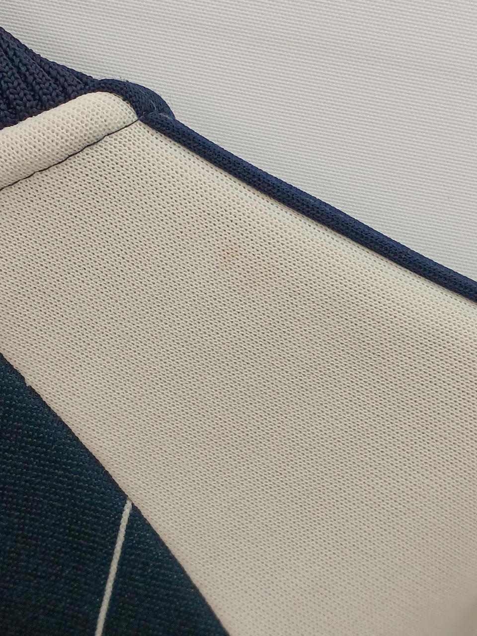 右肩部分少々汚れあり