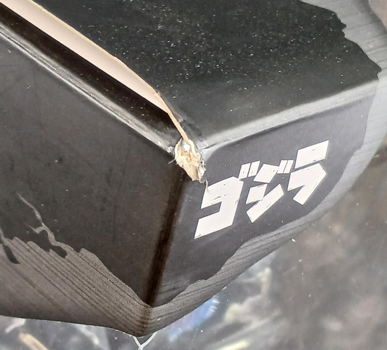 箱ダメージあり