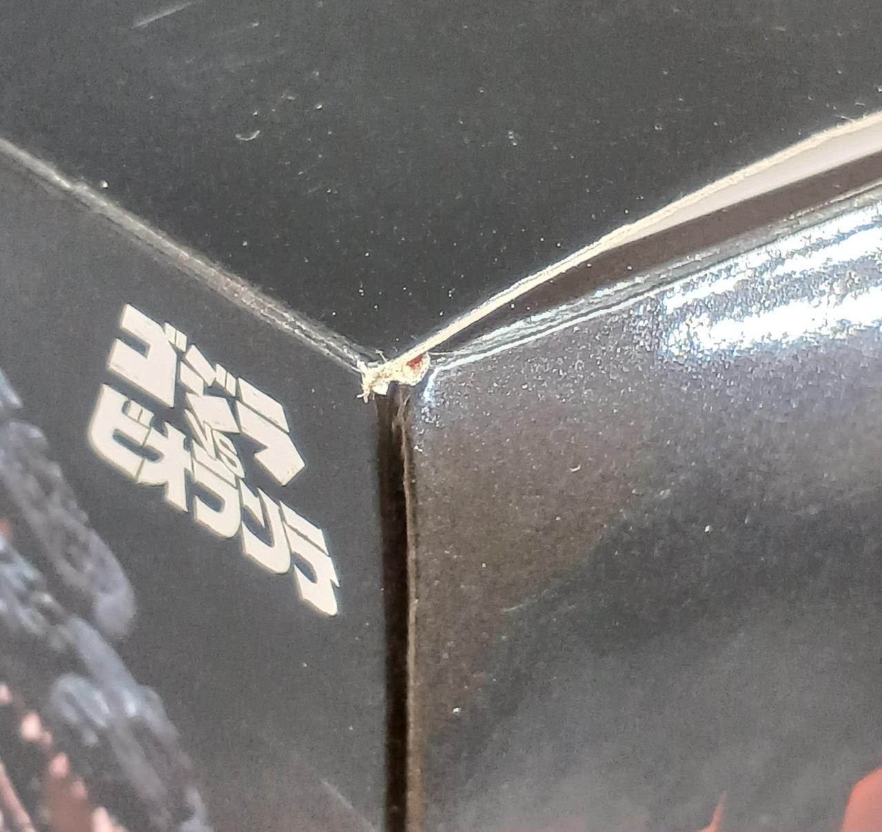 箱ダメージあり