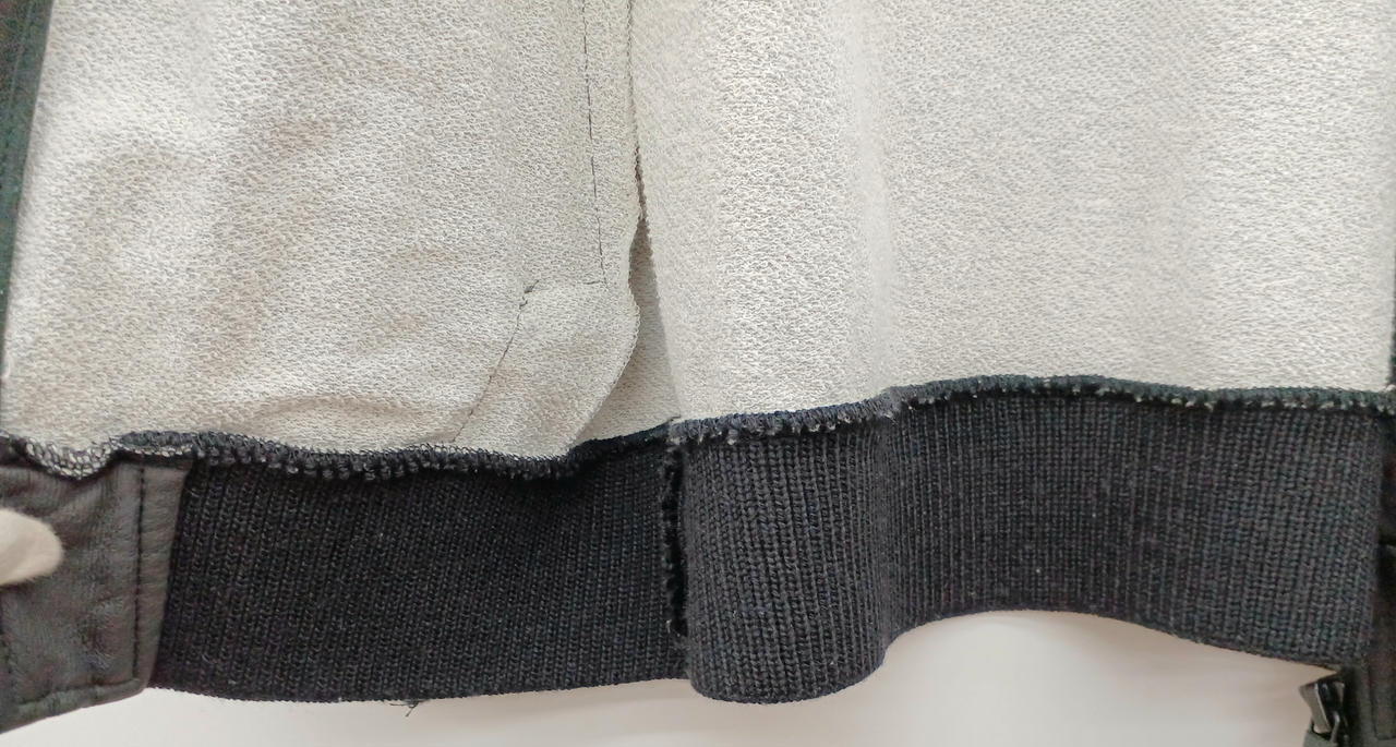 裾部分毛羽立ちあり