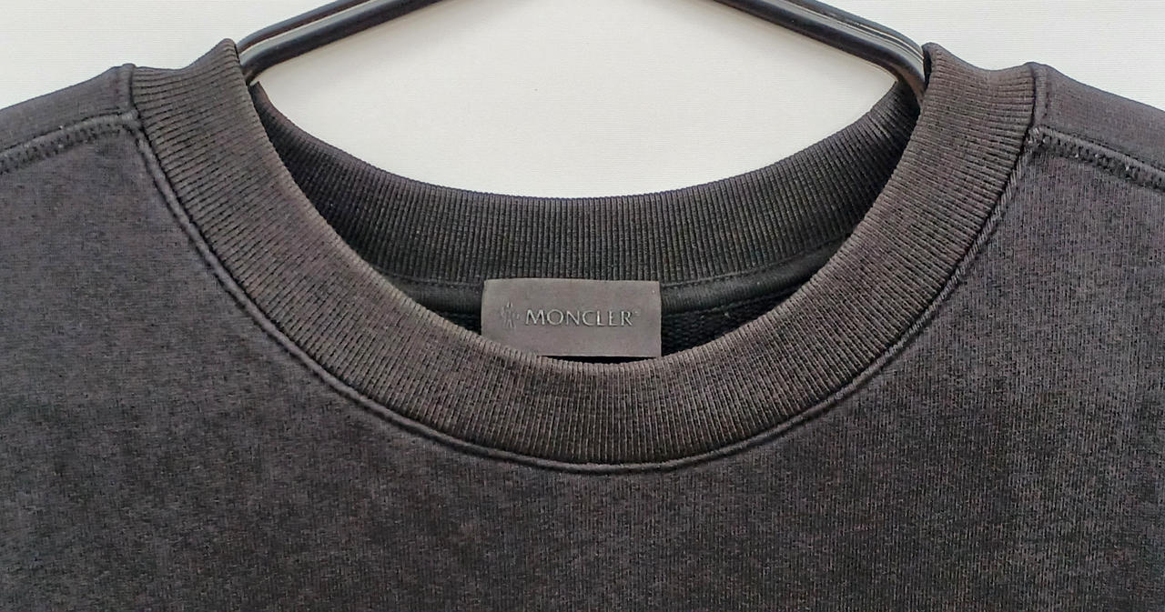 首元使用感、汚れあり