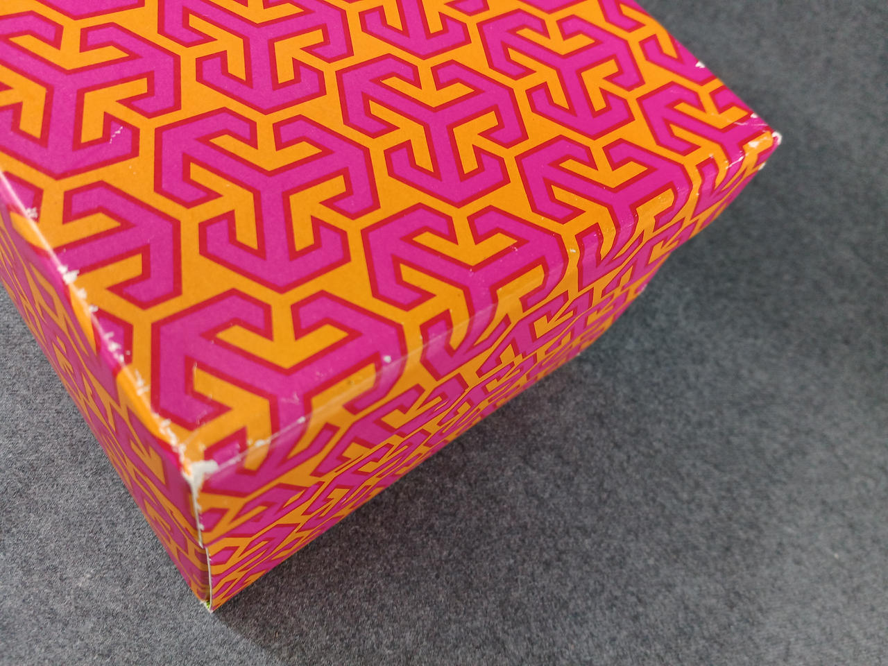 箱ダメージあり