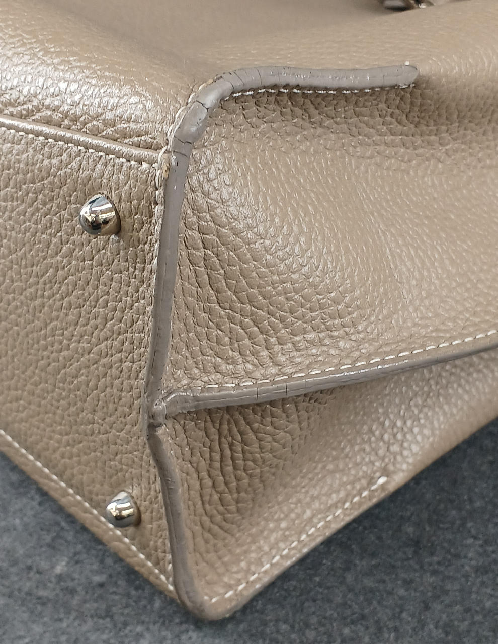 角ダメージあり