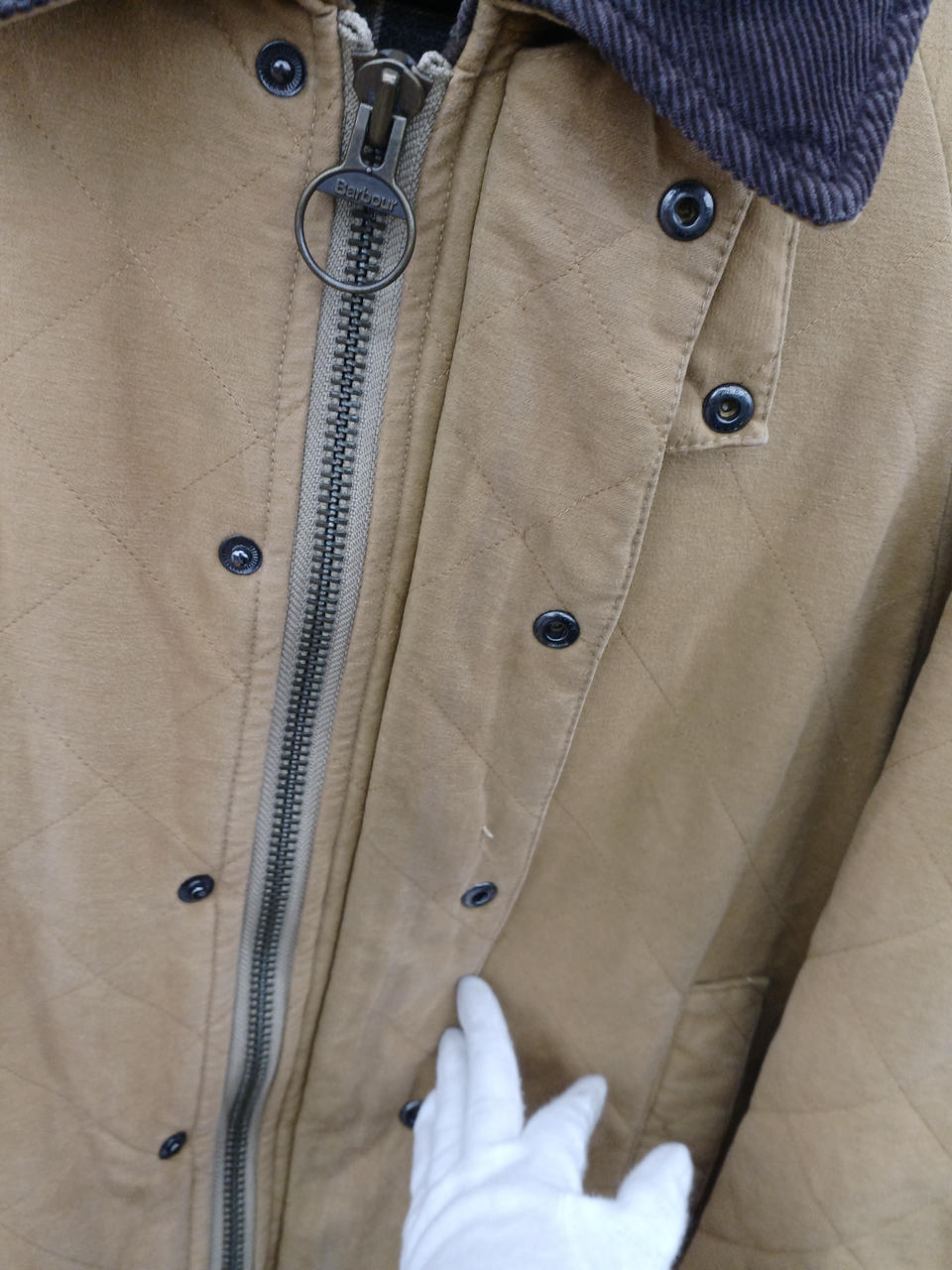 ファスナーの擦れ跡あります