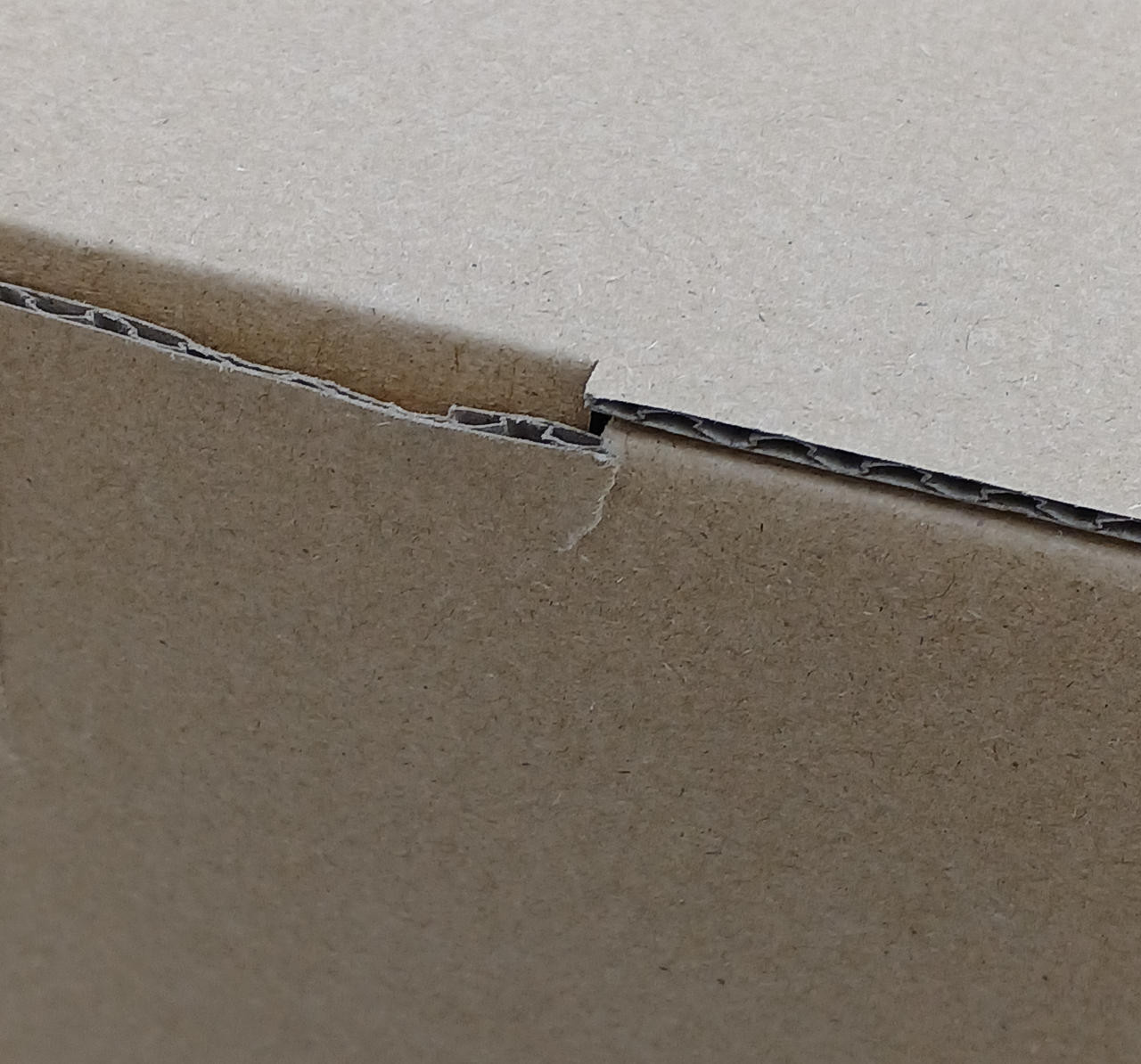 箱ダメージあり