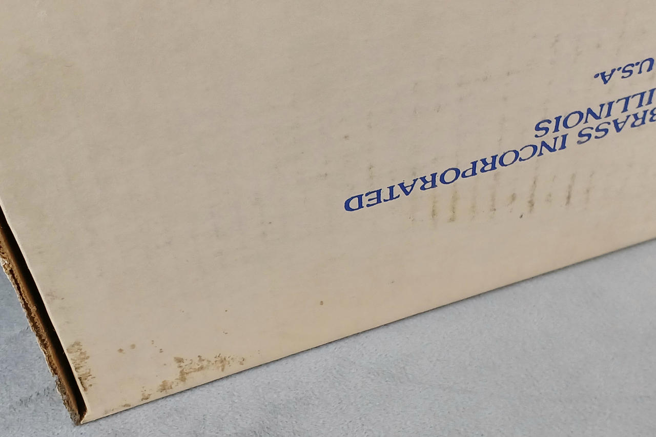 箱ダメージあり