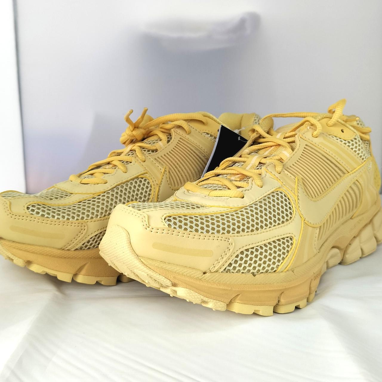 【新品】　NIKE 29cm カーム　黄色　ベアリーボルト　U55 NIKE|ズーム ポメロ 5|HARDOFFオフモール（オフモ