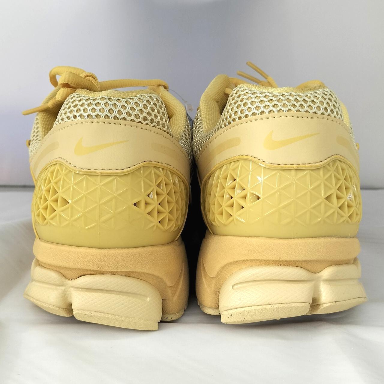 【新品】　NIKE 29cm カーム　黄色　ベアリーボルト　U55 NIKE|ズーム ポメロ 5|HARDOFFオフモール（オフモ