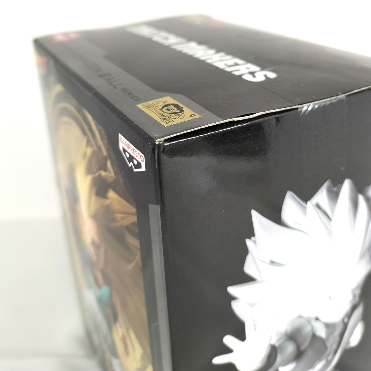 ※箱上部に角潰れがみられます