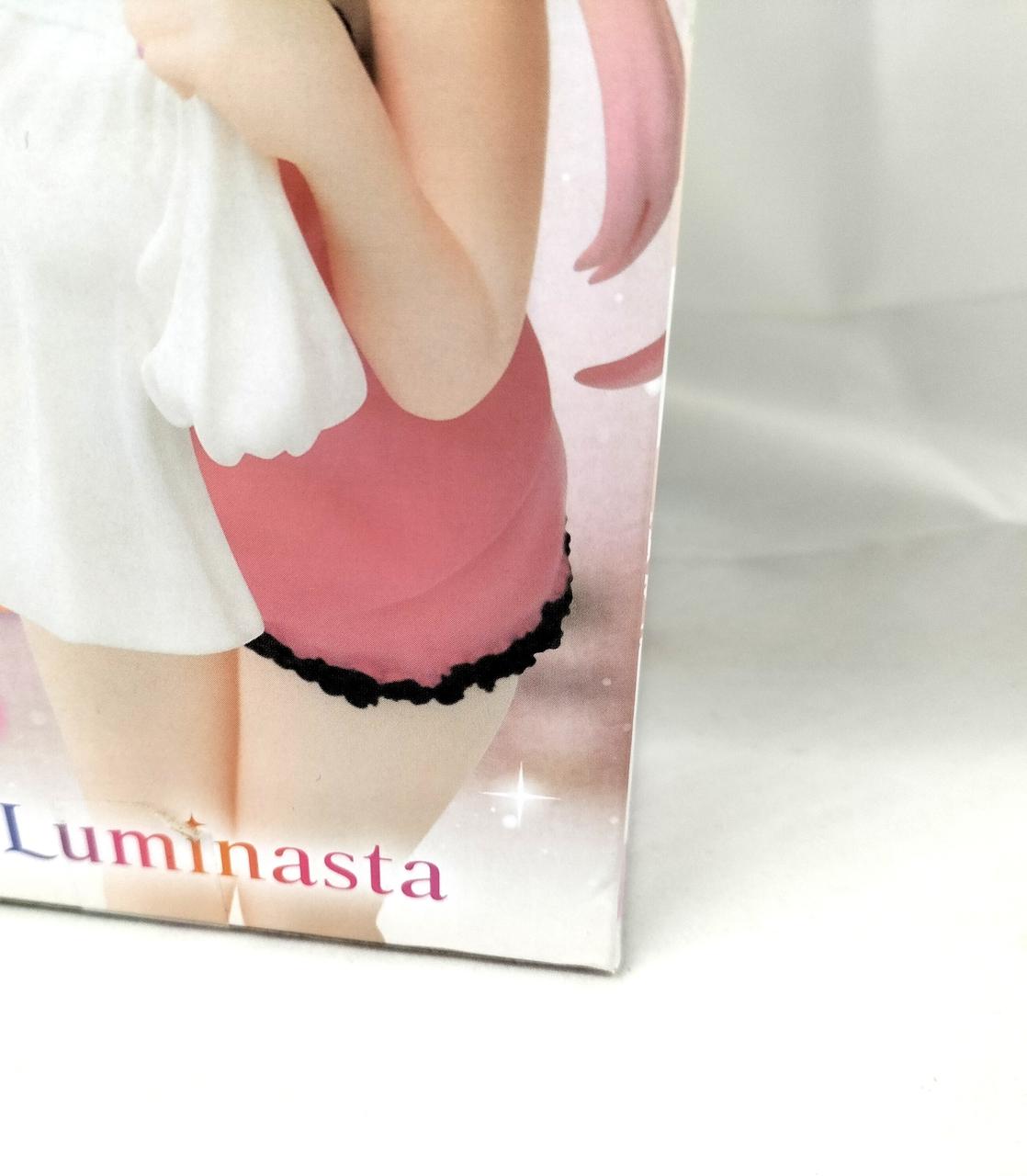 ※箱の下部に凹み、擦れがあります