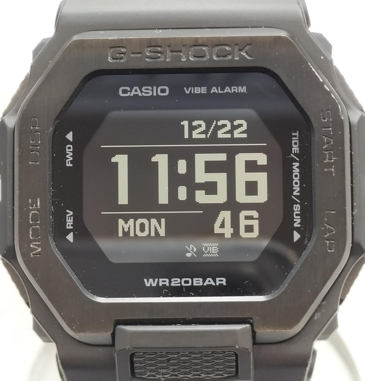 右上にキズあります。