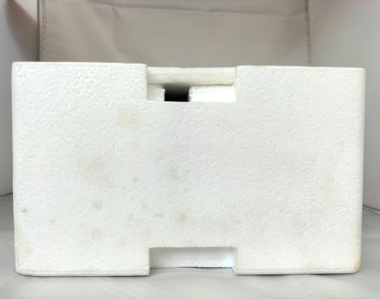 ※内箱は全体的にシミが目立ちます