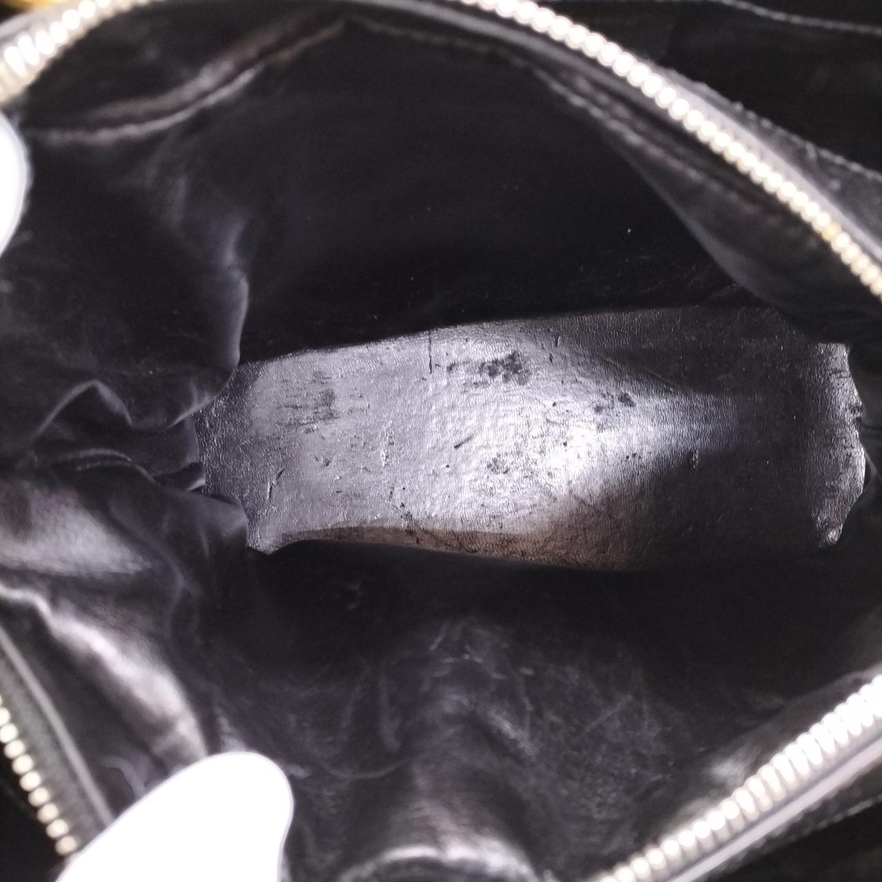 内側全体的にキズあり