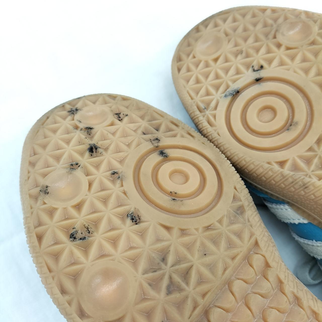 アウトソール使用に伴う汚れあり