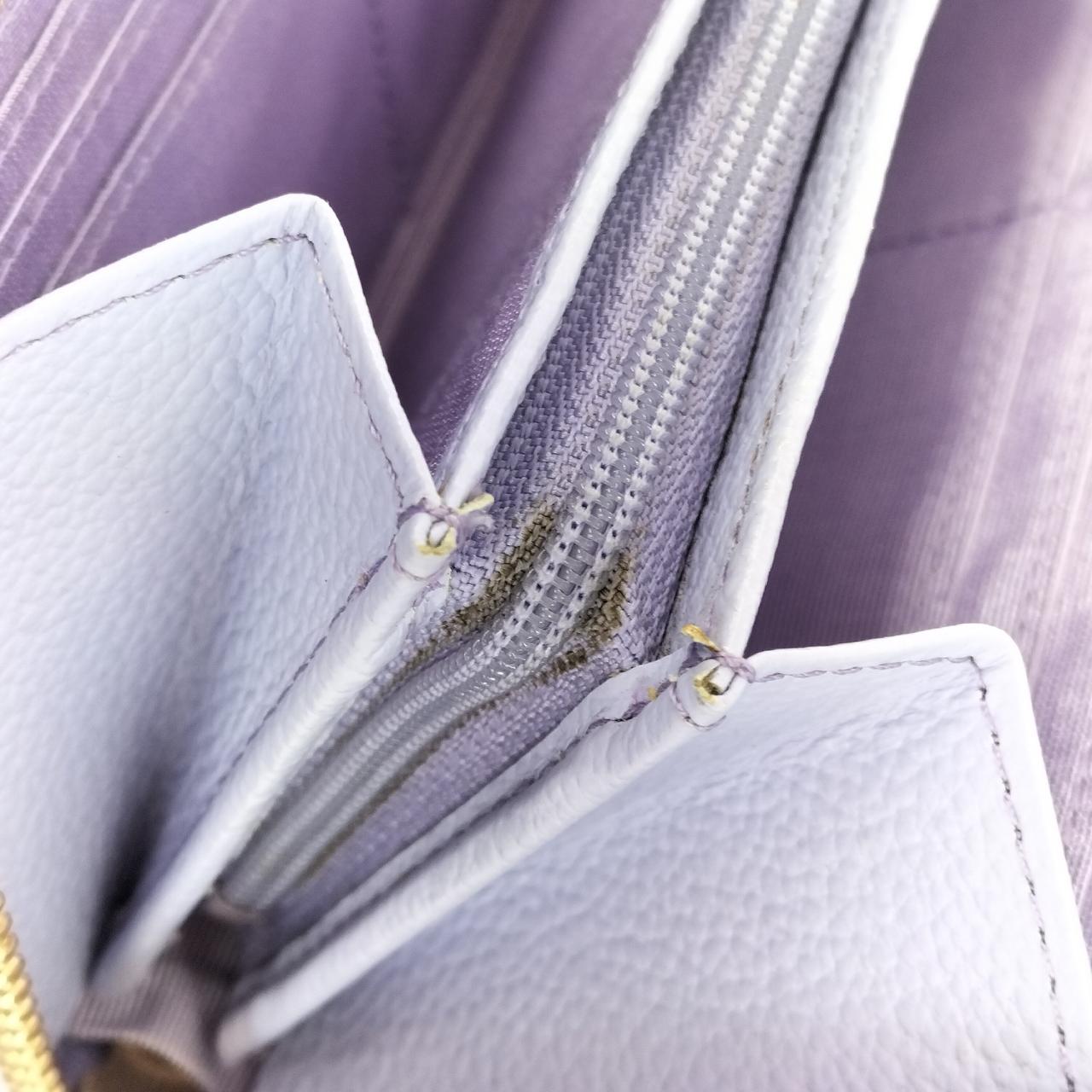 コインポケットファスナー部分汚れあり