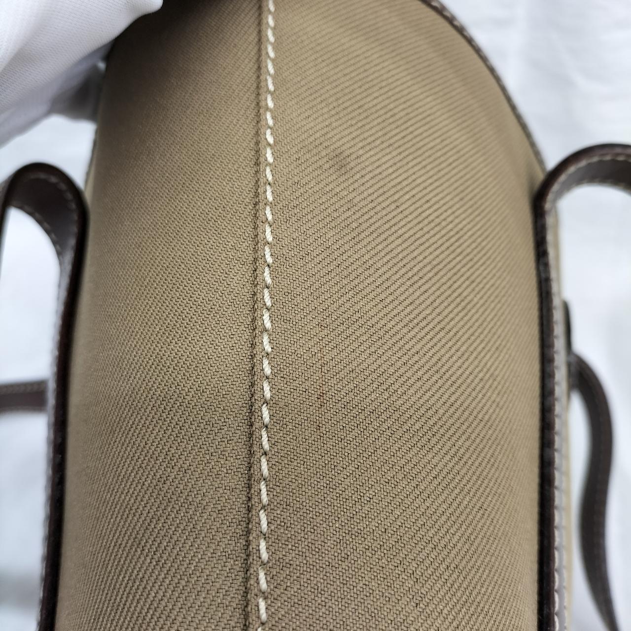 使用に伴う染みが有ります。