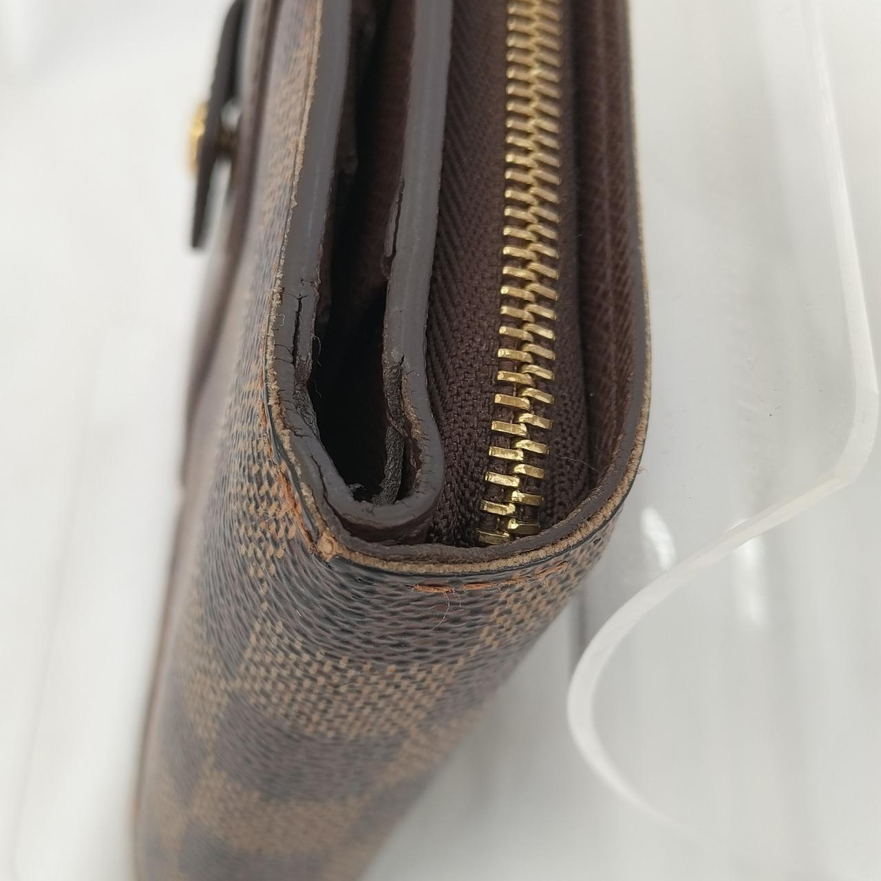 使用に伴う角擦れが有ります。