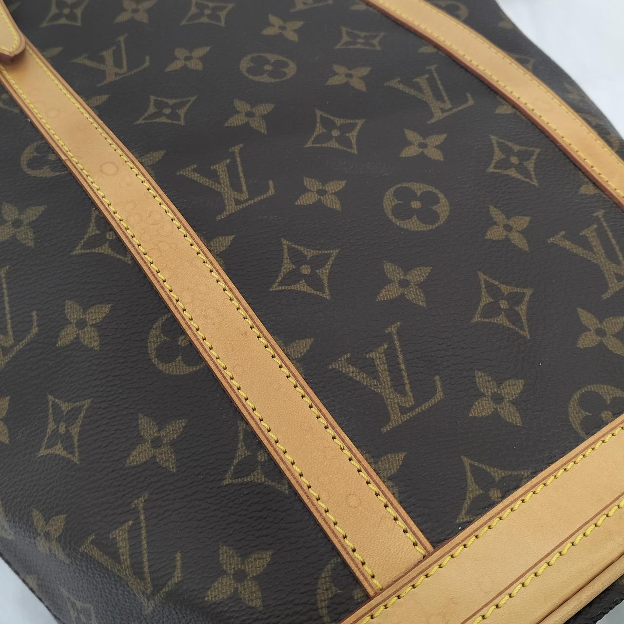 ヌメ革シミあり