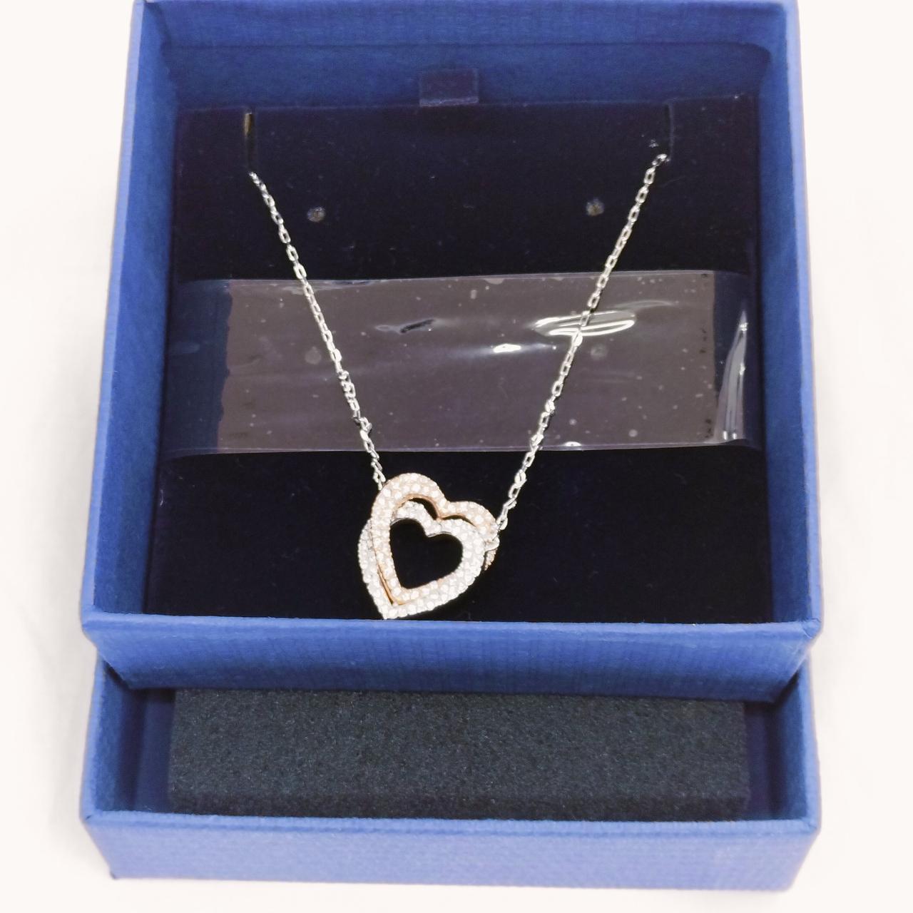 SWAROVSKIダブルハートネックレス