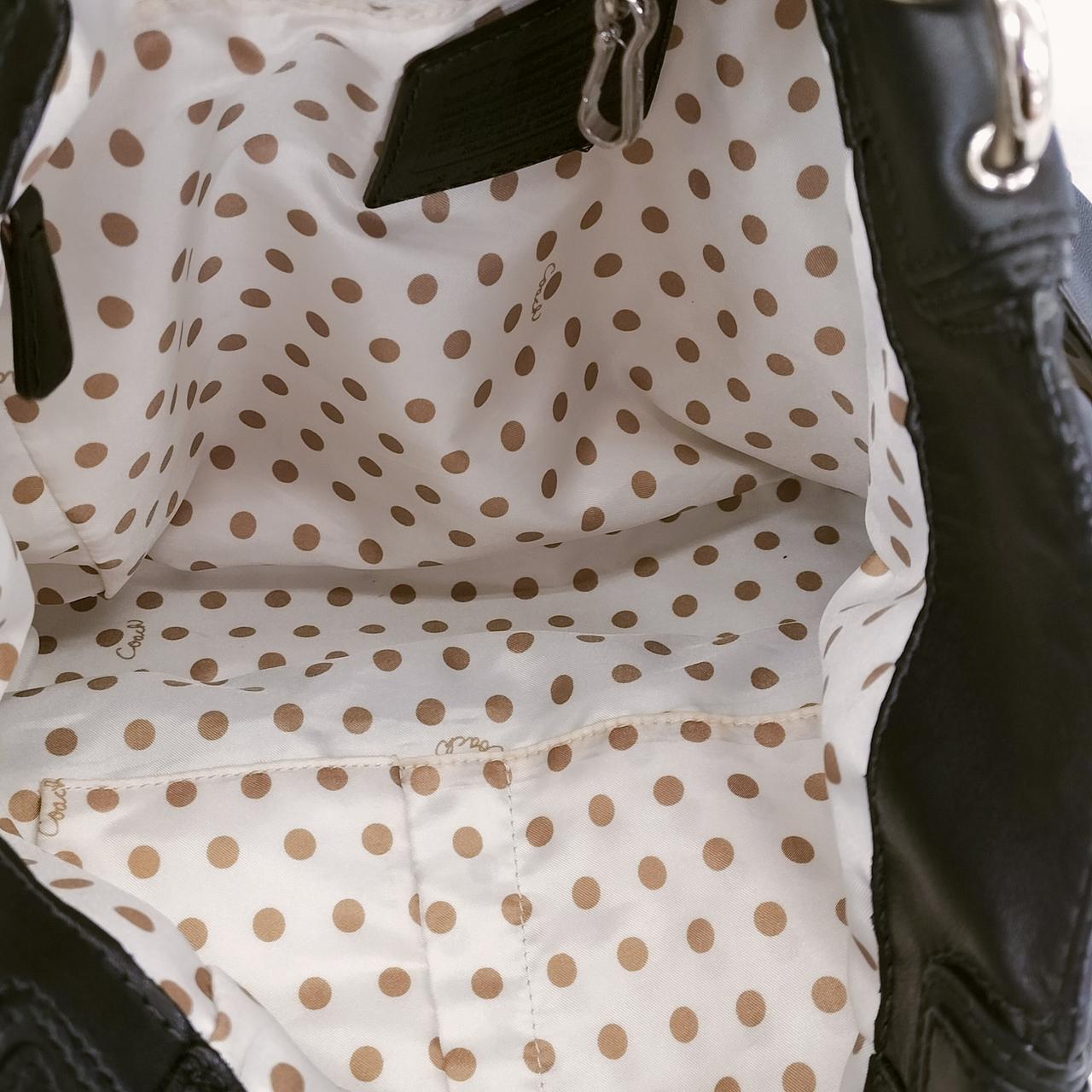 内側、使用に伴う染みが有ります。