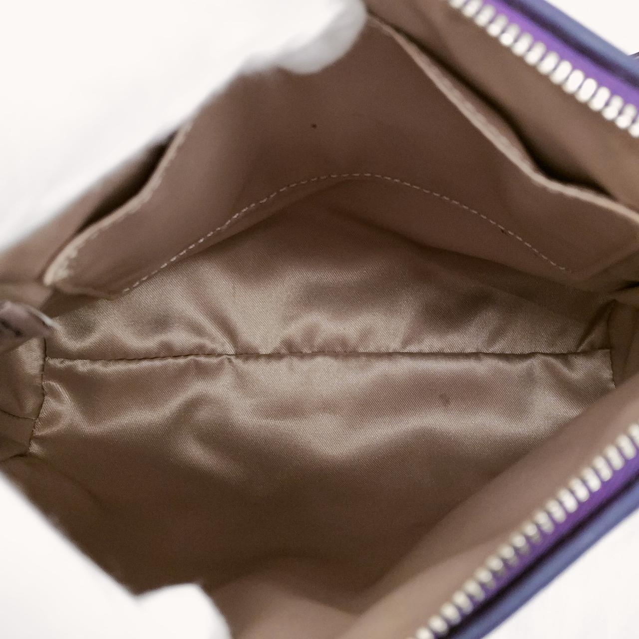 内側、一部染みが有ります。