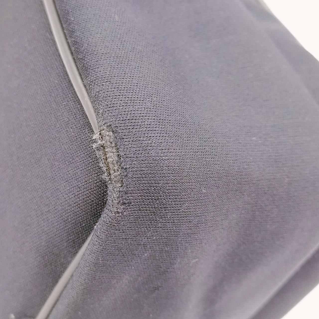 外側、全体的に角擦れ有ります。