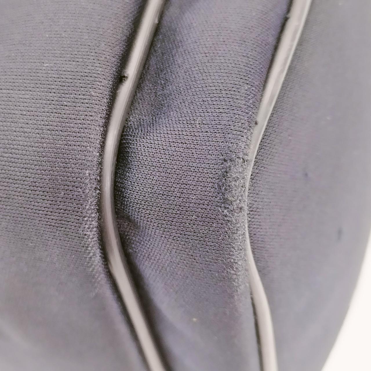 外側、全体的に角擦れ有ります。