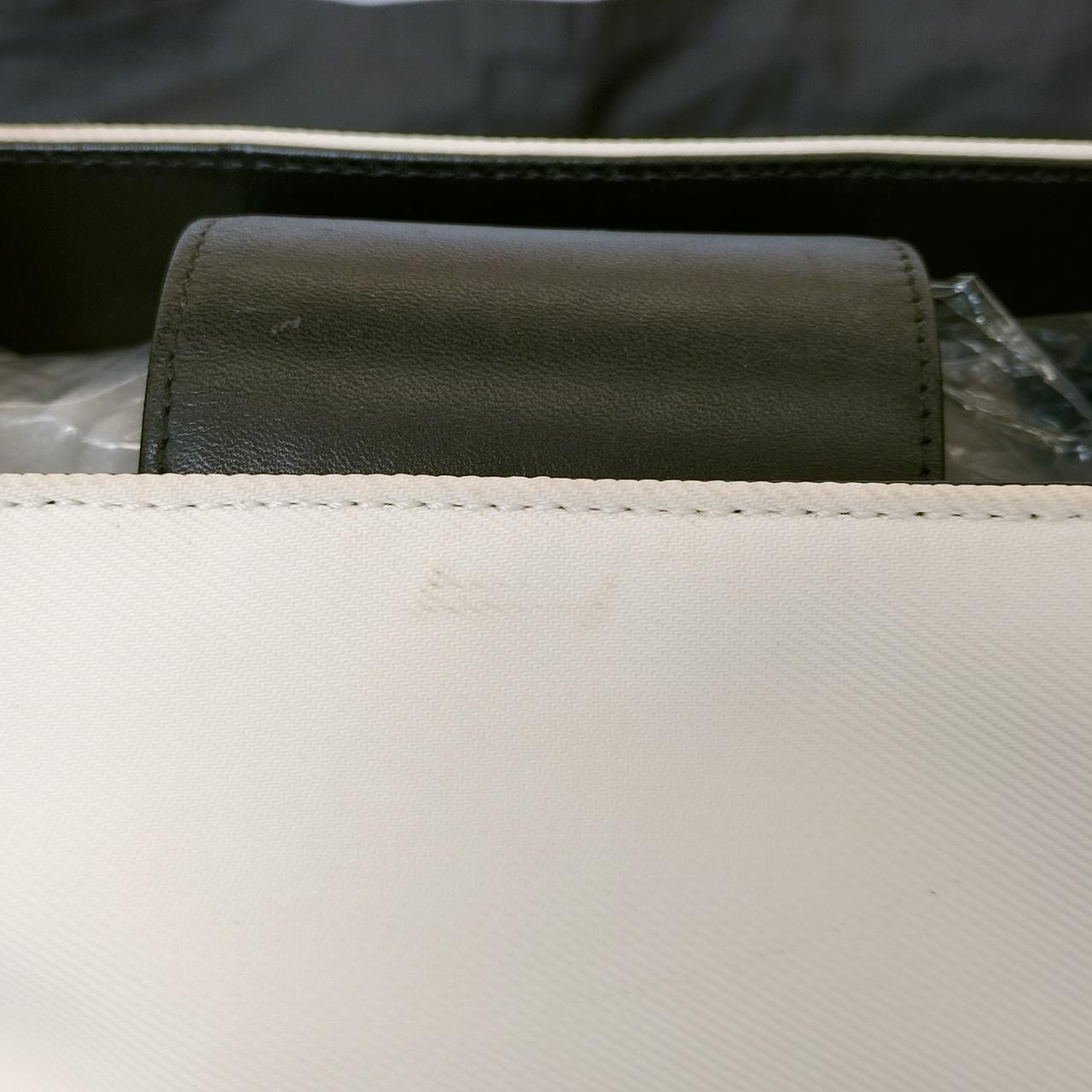 使用に伴う汚れが有ります。