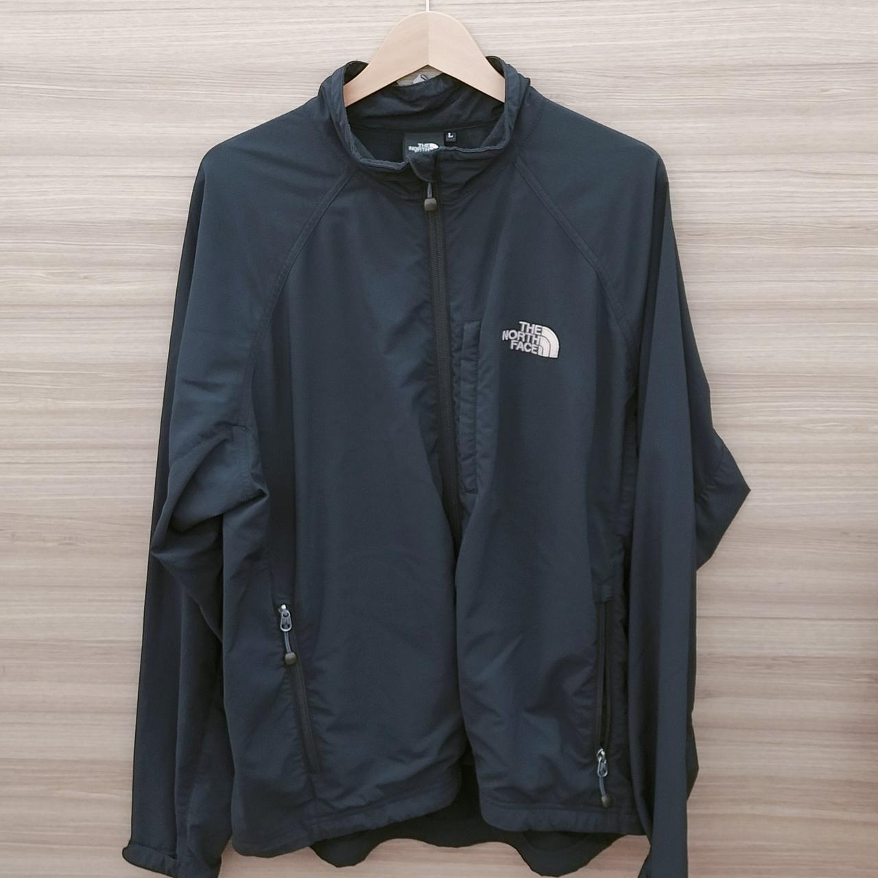 美品！ノースフェイス　ウインドブレーカー THE NORTH FACE マウンテンパーカー ウインドブレーカー 国内未