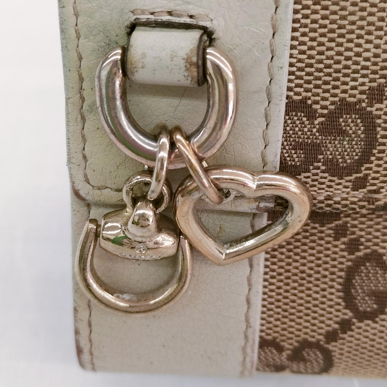 チャーム付き 金具の色剥げ有り