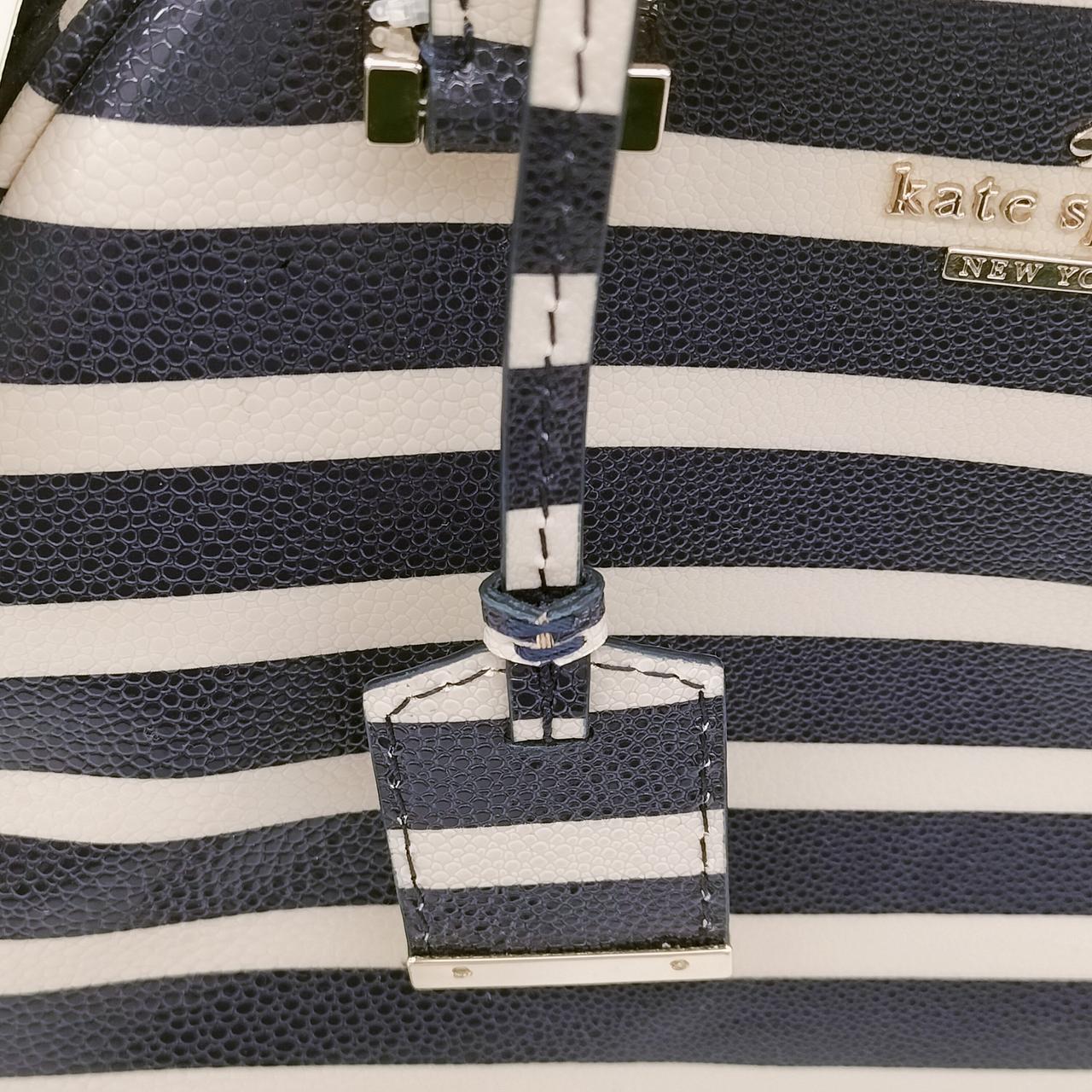 チャーム付きです。