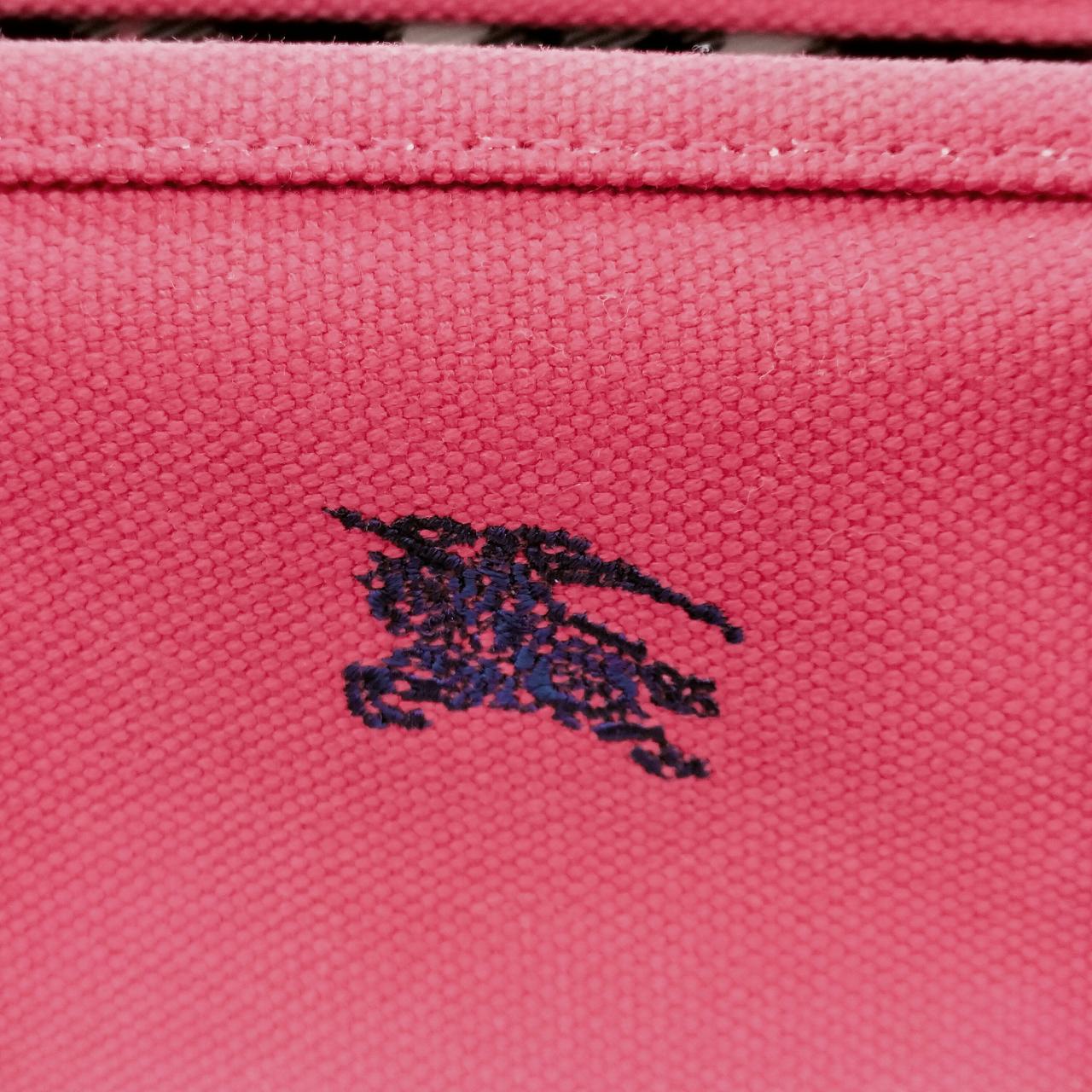 刺繍入りです。