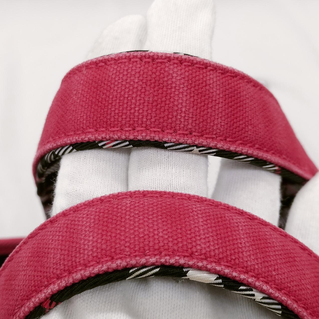 色が薄くなっております。