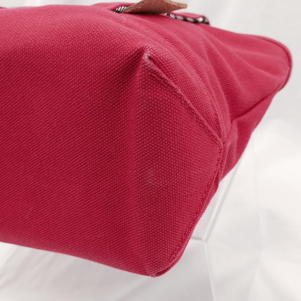 角擦れが有ります。