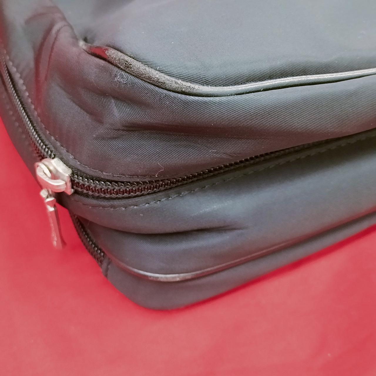 角擦れが有ります。