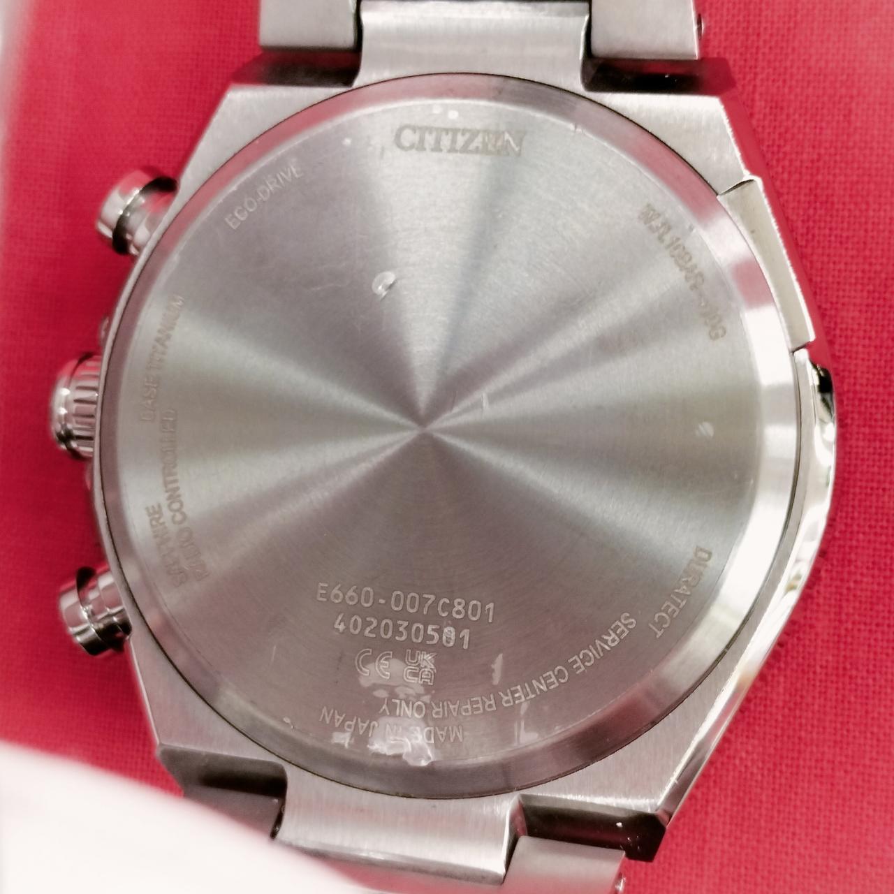 裏側の状態です。フィルム付いてます。