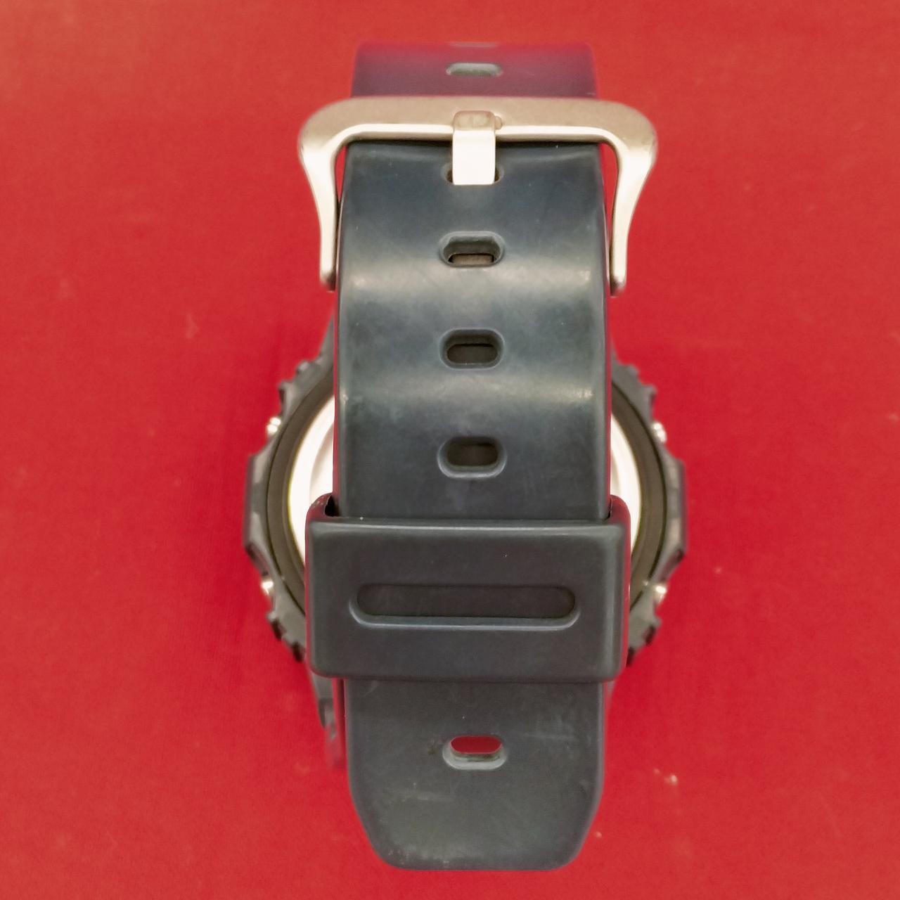 ベルト部分、取れない汚れ、キズが有ります