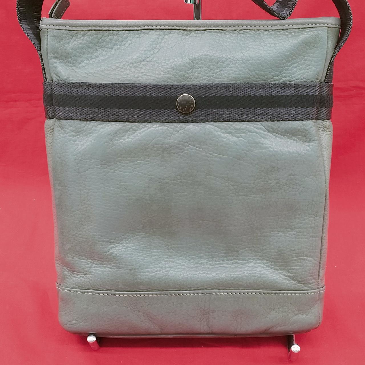 外側、裏面の状態です。