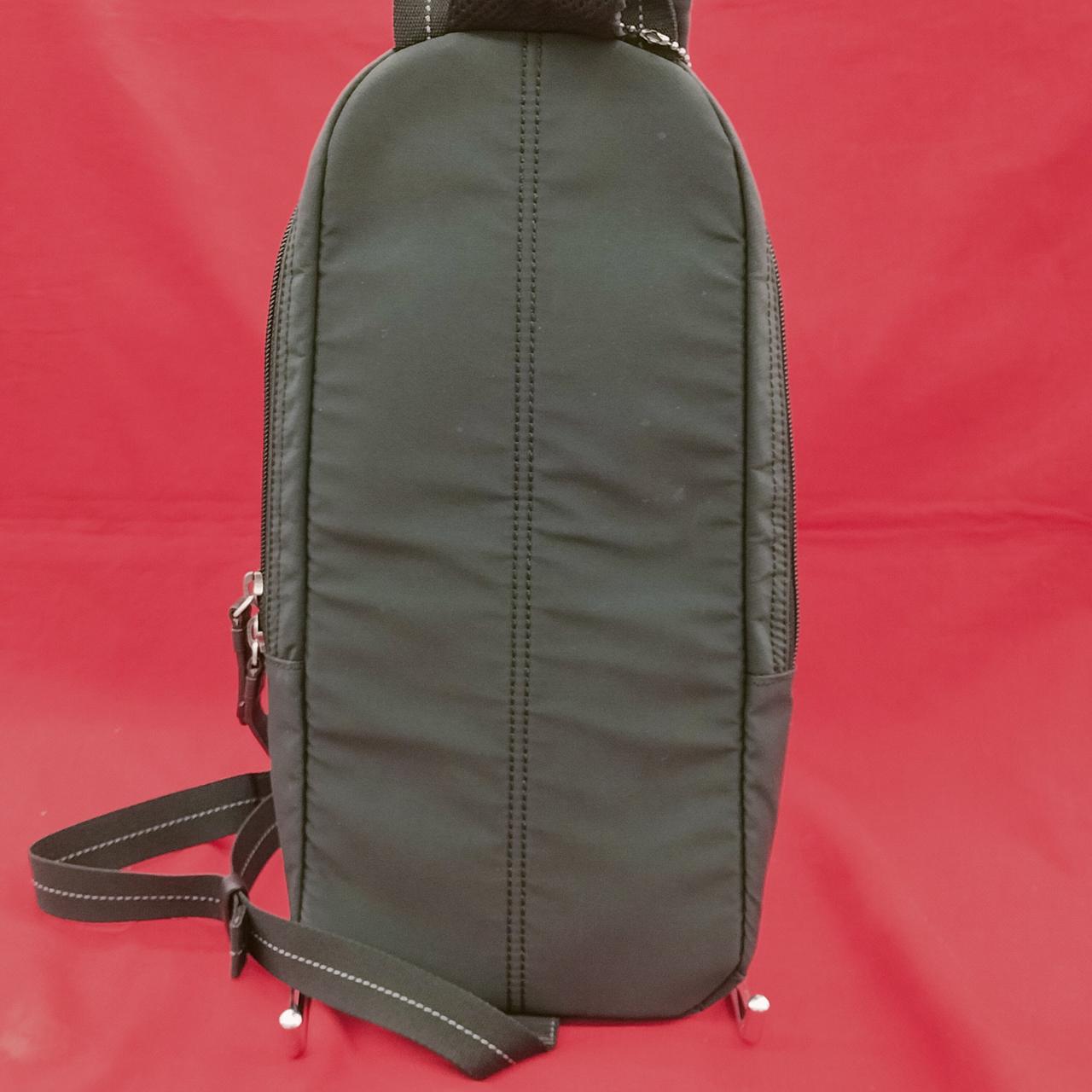 外側⇒裏面部分に、取れない汚が有ります。