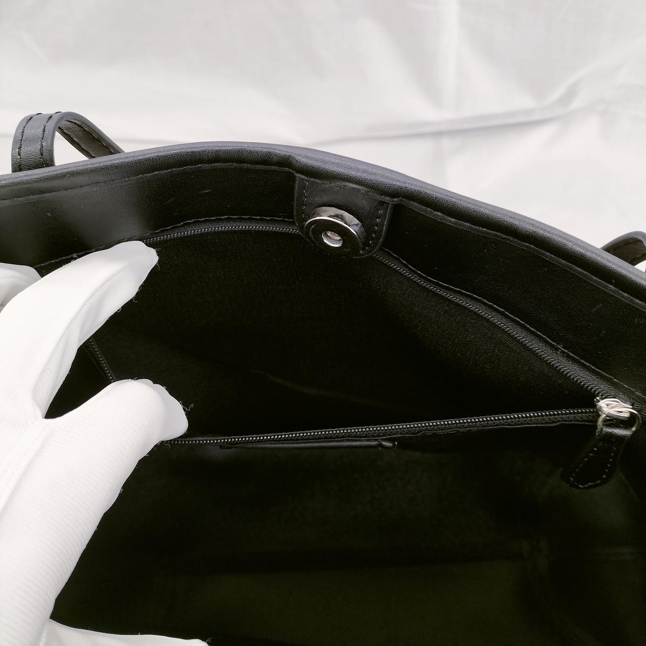 中にファスナーポケット✕１