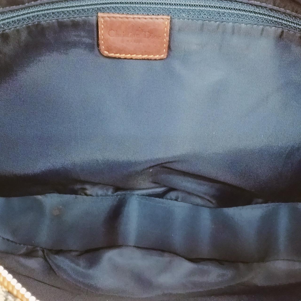 内側の状態です。染みが有ります。