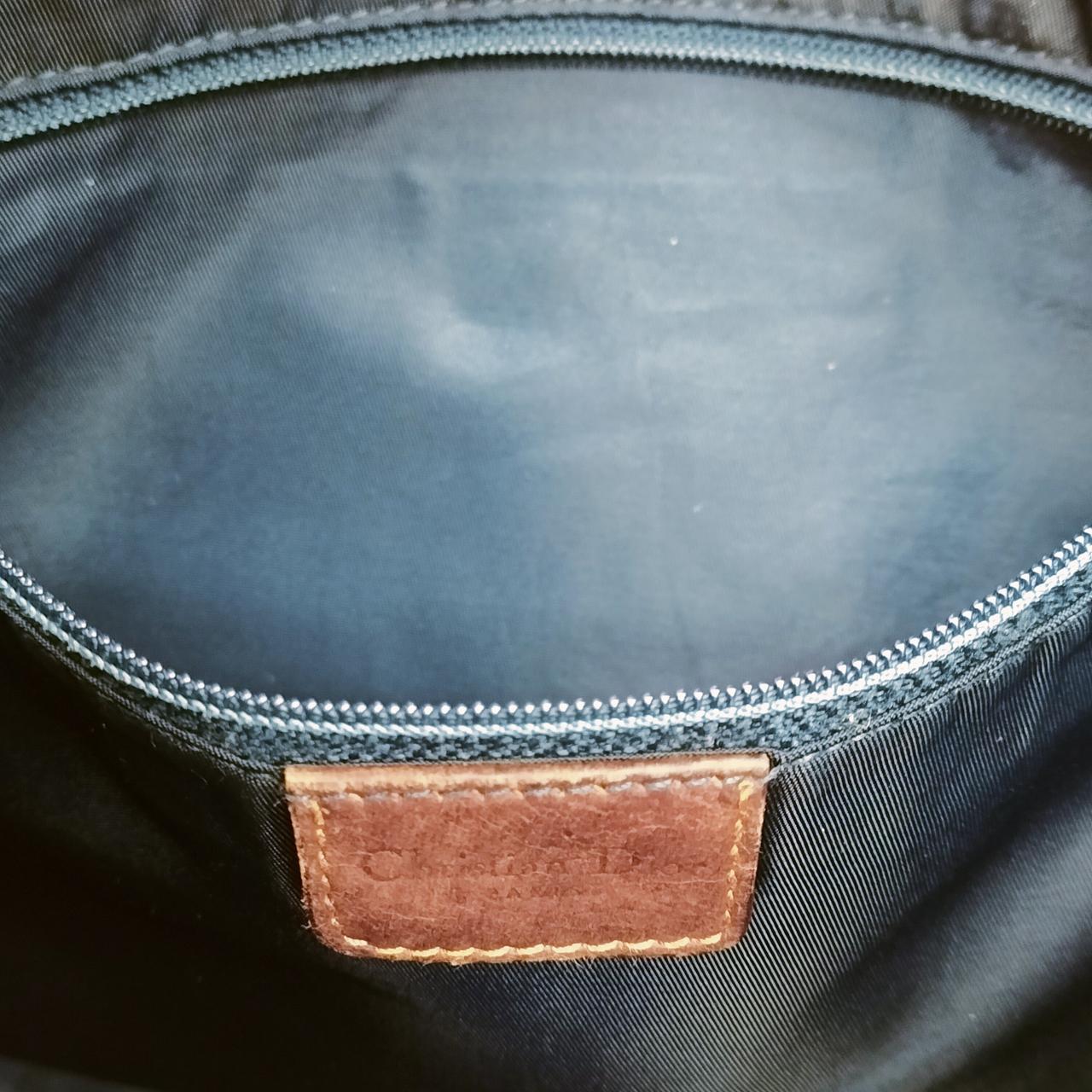 内側、小ポケットの状態です。