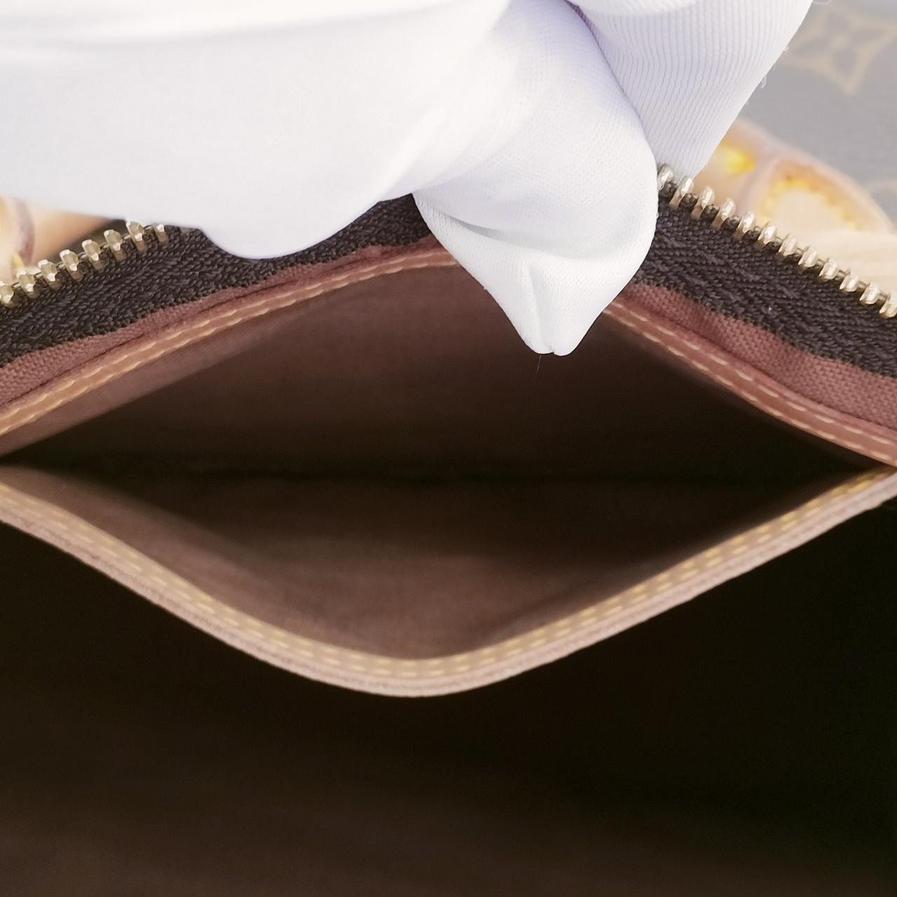 内側、ポケットの状態です。