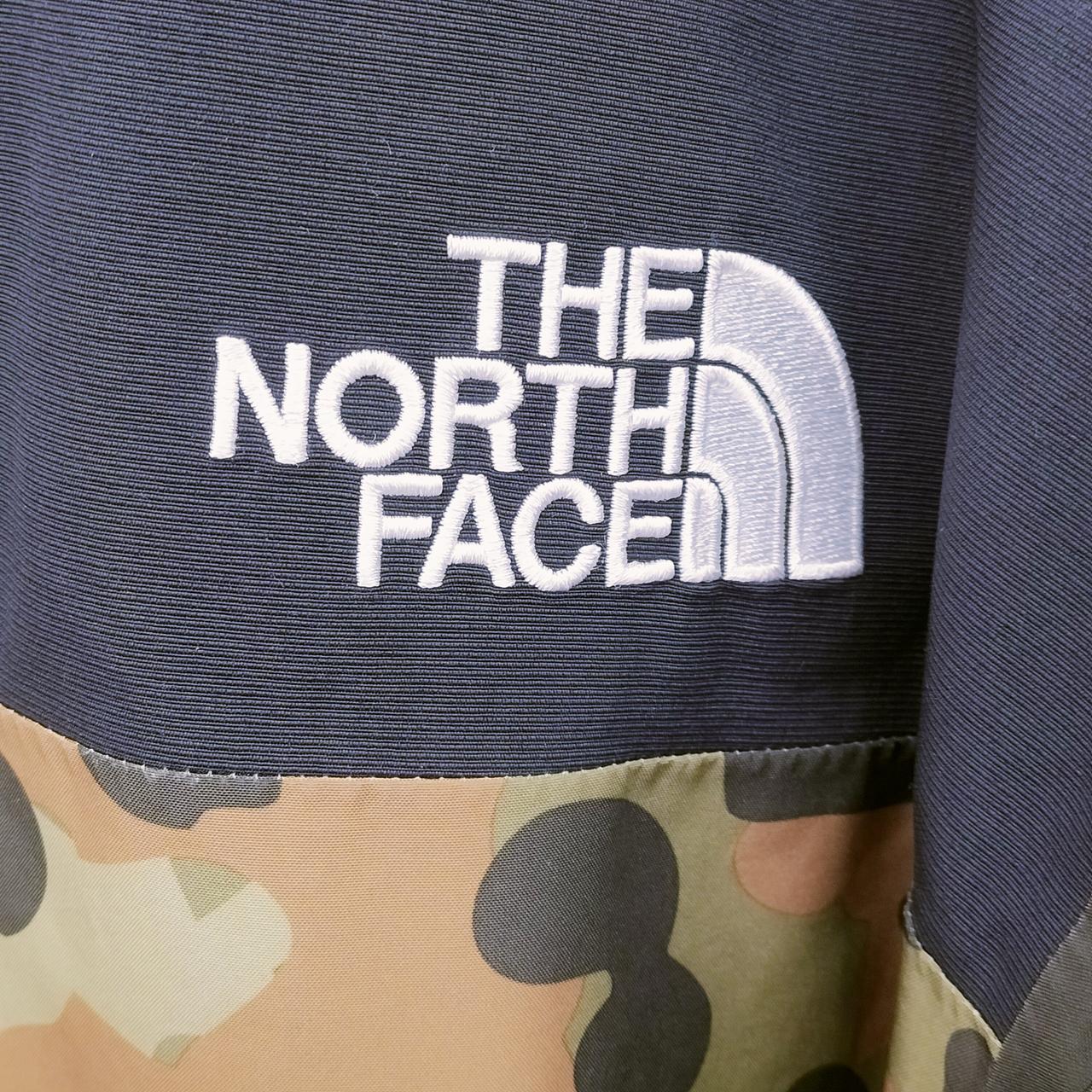 裏面もロゴ刺繍有ります。