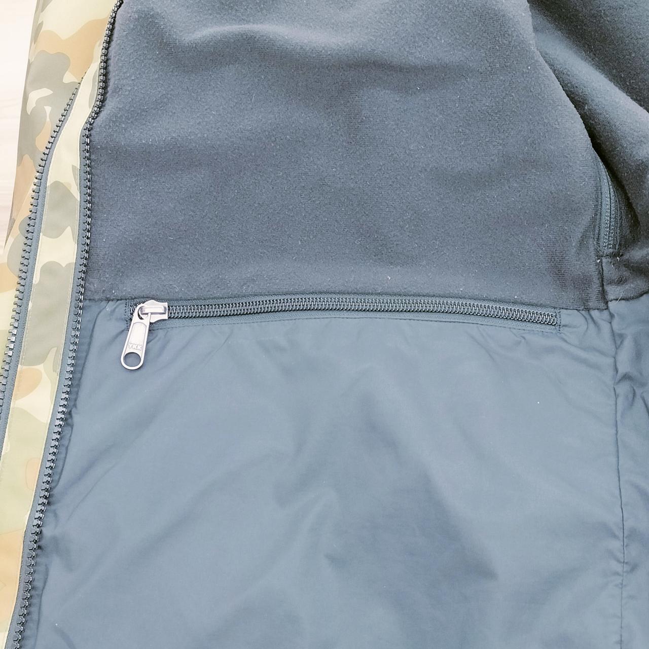 内側にもポケット付きです。