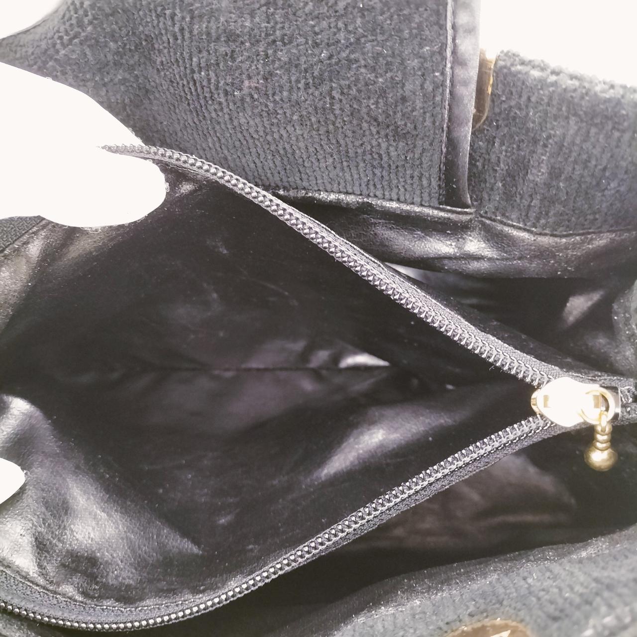 中ファスナーポケット✕1