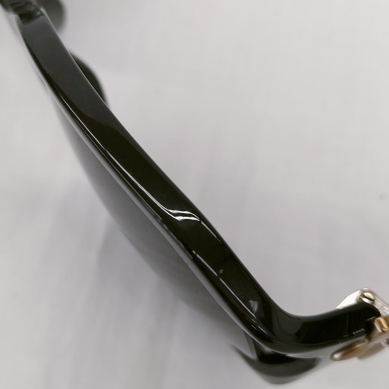 フレームの厚さ約0.5cm