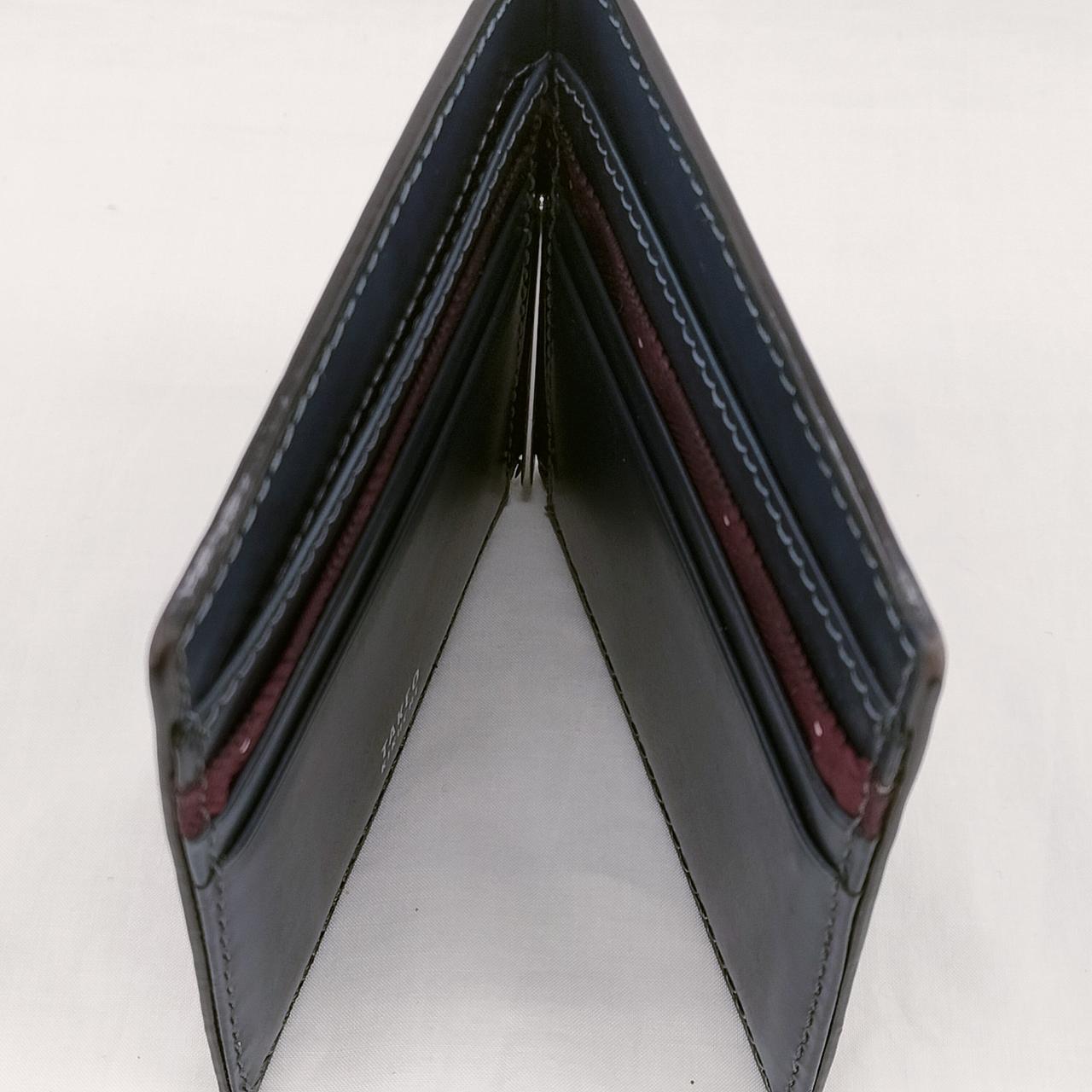 角擦れが有ります。